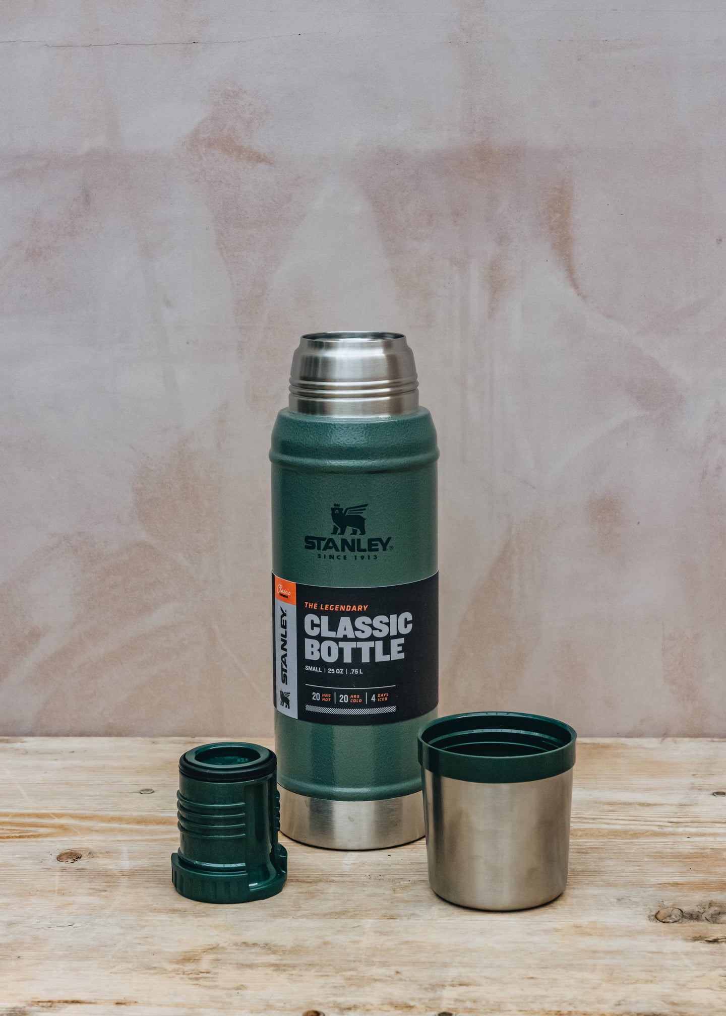 Classic 0.75L Bottle in Hammertone Green