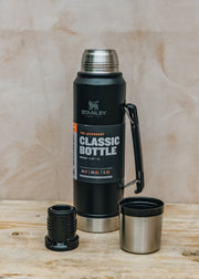 Stanley Classic 1.0l Bottle in Matte Black Pebble