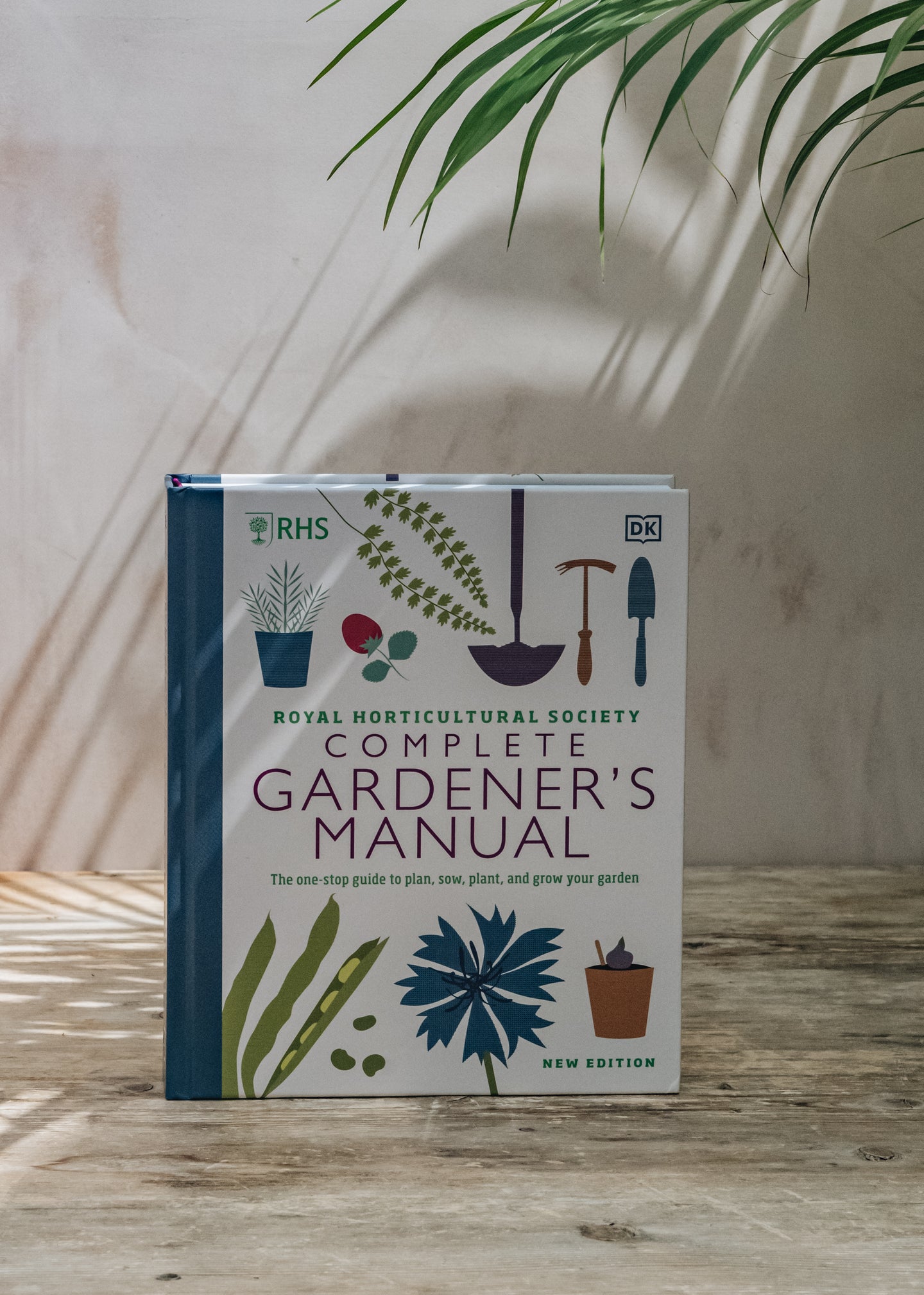 Dorling Kingsley RHS Complete Gardener's Manual: The one-stop guide to plan, sow, plant, and grow your garden