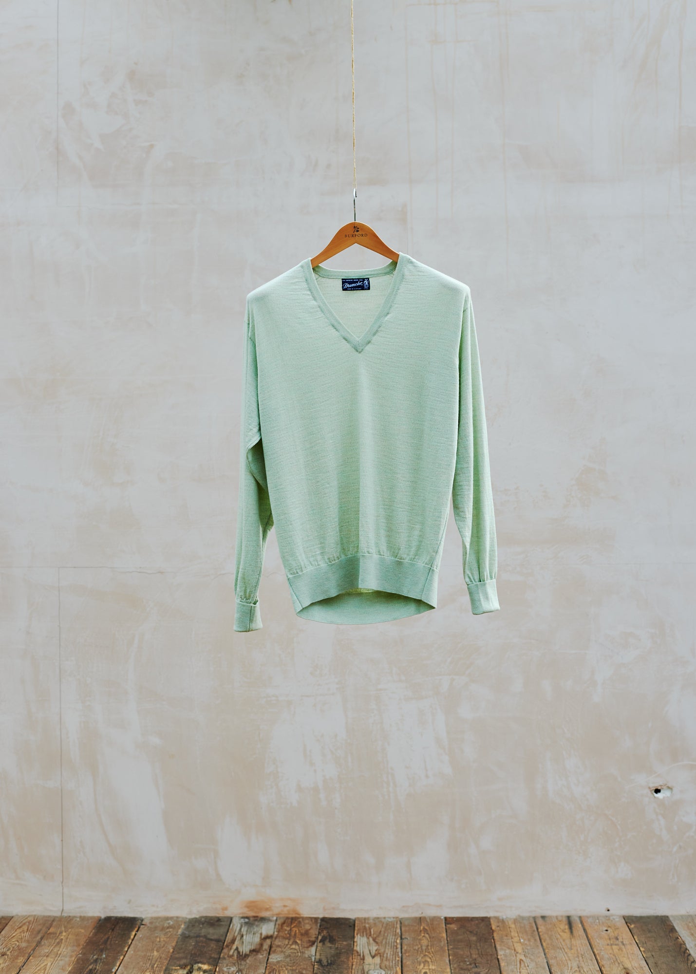 Drumohr Pale Green Superfine Merino Wool V-Neck - M