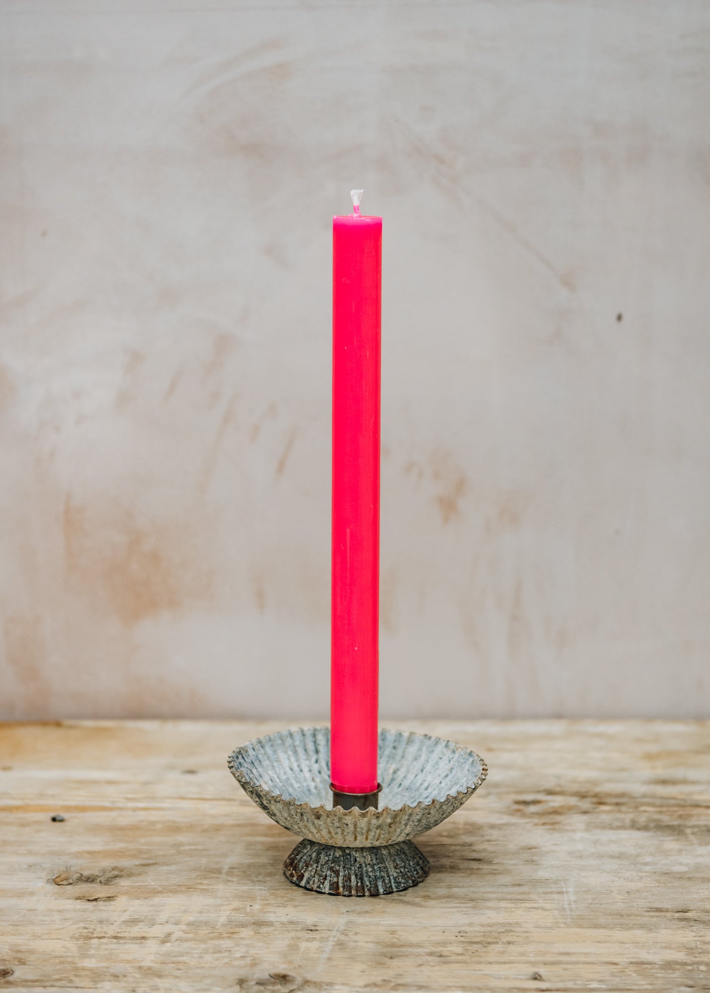 Dinner Candle in Fluorescent Pink