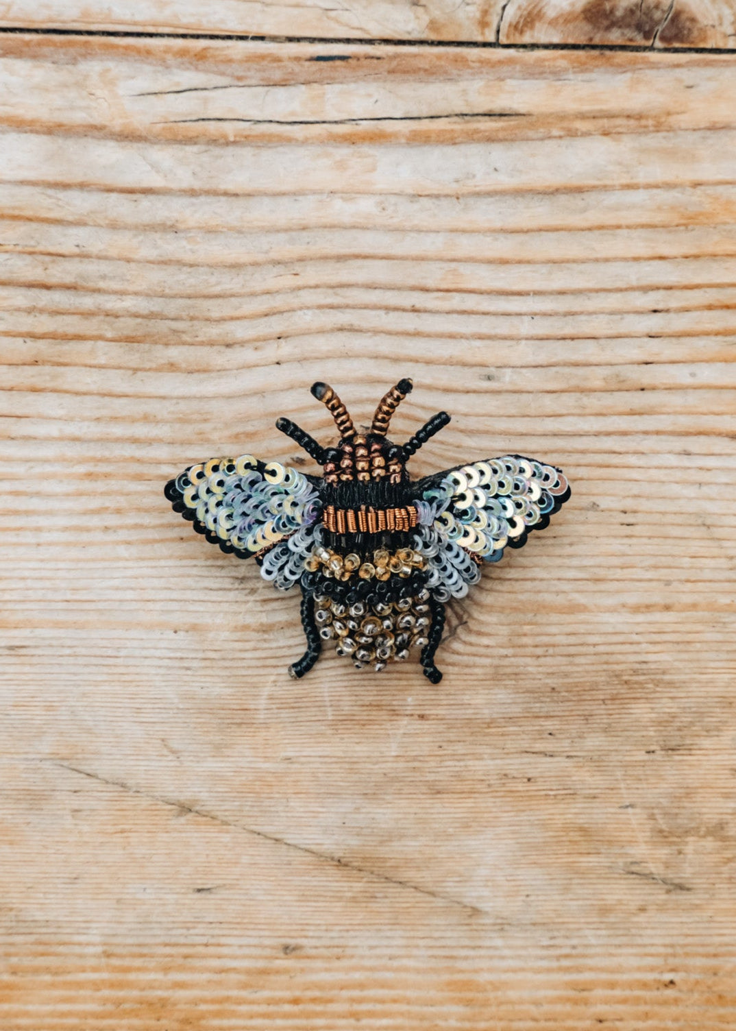 Trovelore Trovelore Honey Bee Brooch