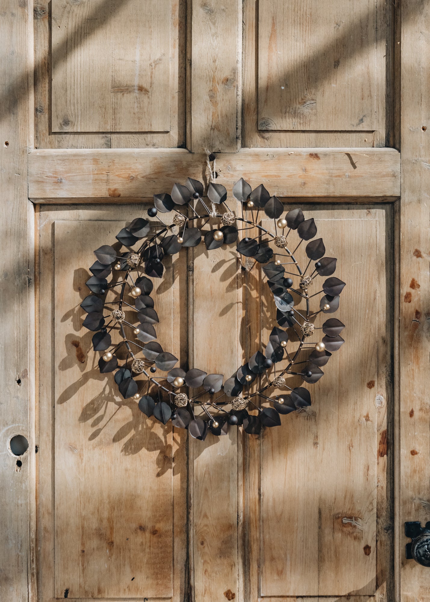 Nkuku Ishana Wreath in Antique Brass