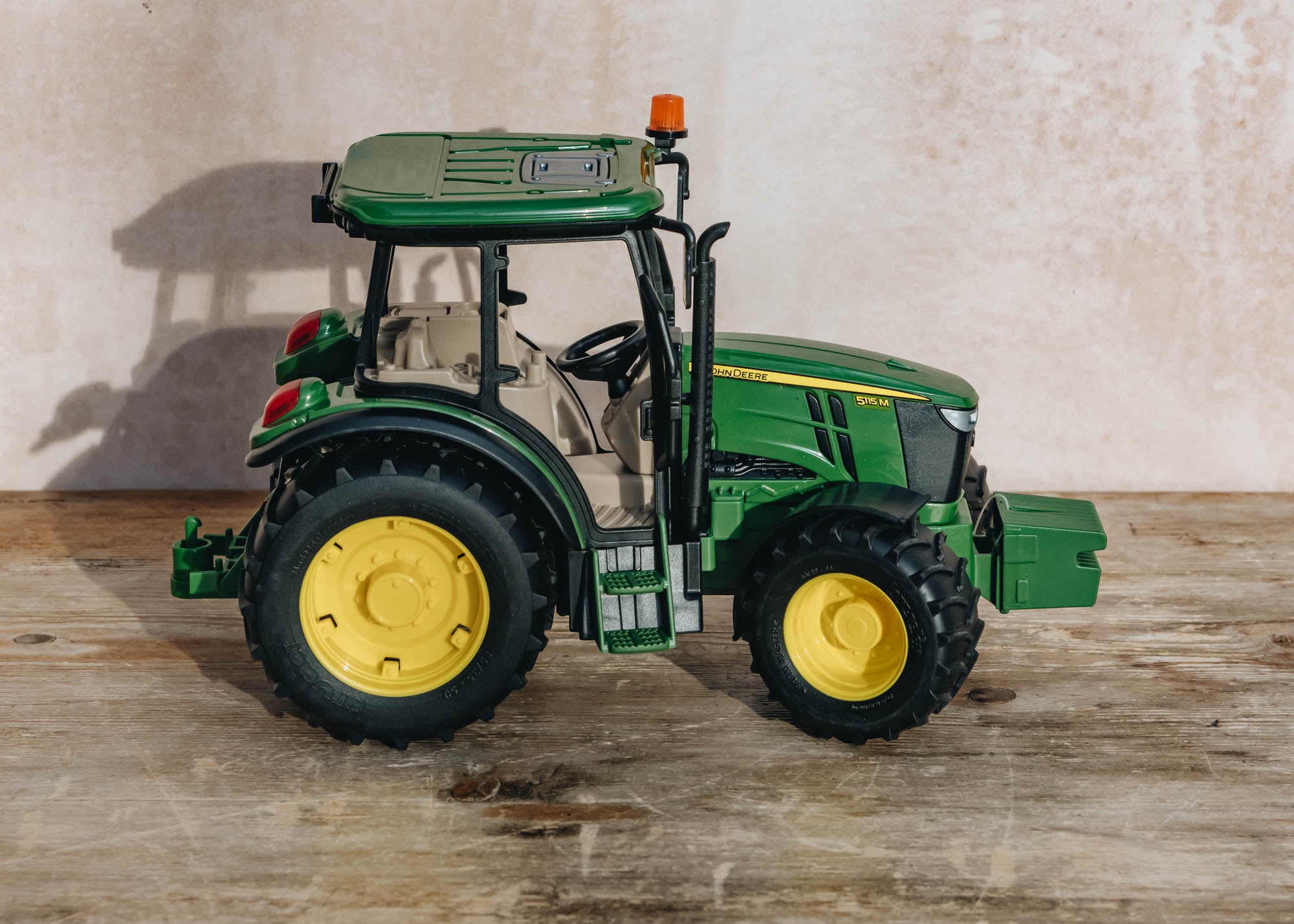 John deere 2025 5115m bruder