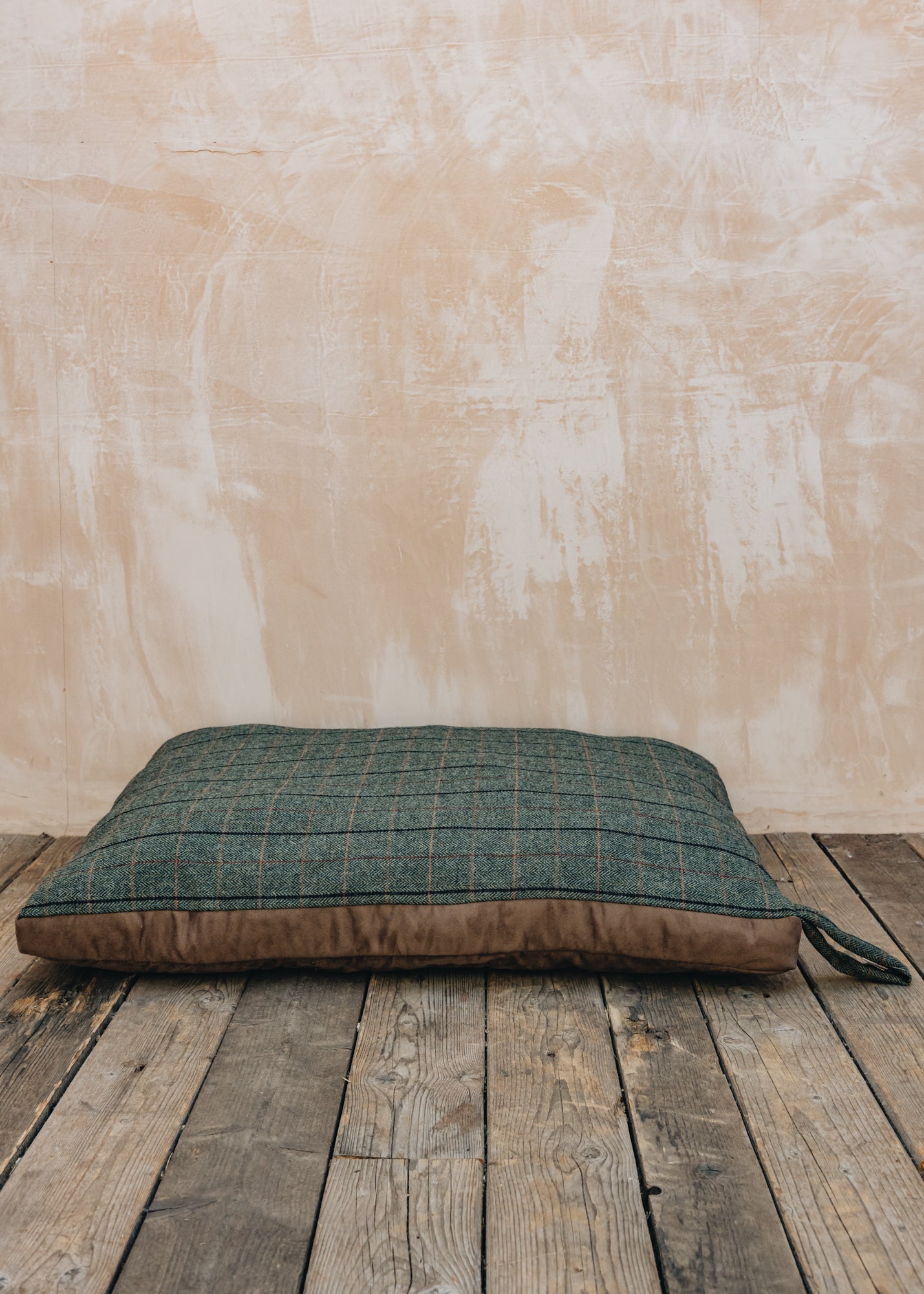 Barbour Tweed Large Dog Bed with Suede Base in Chocolate, 98x72cm