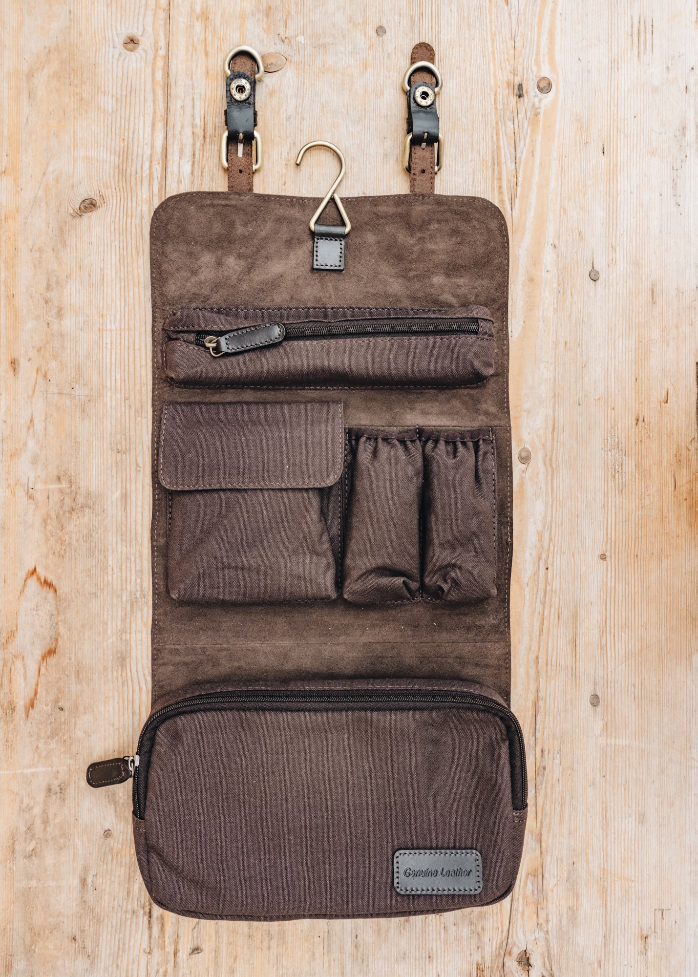 Ashwood Liam Hanging Washbag in Brown