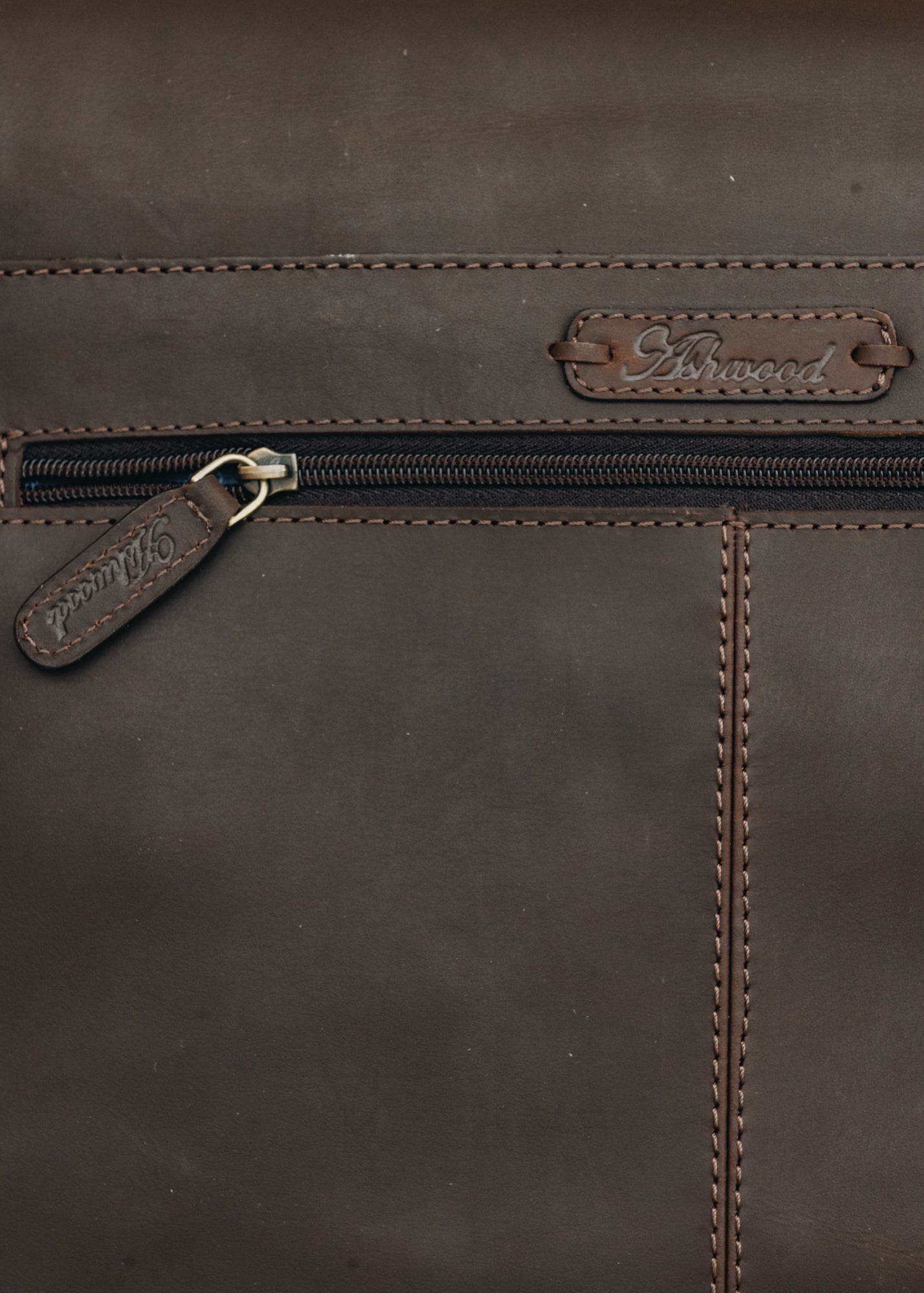 Ashwood Pedro Messenger Bag in Mud