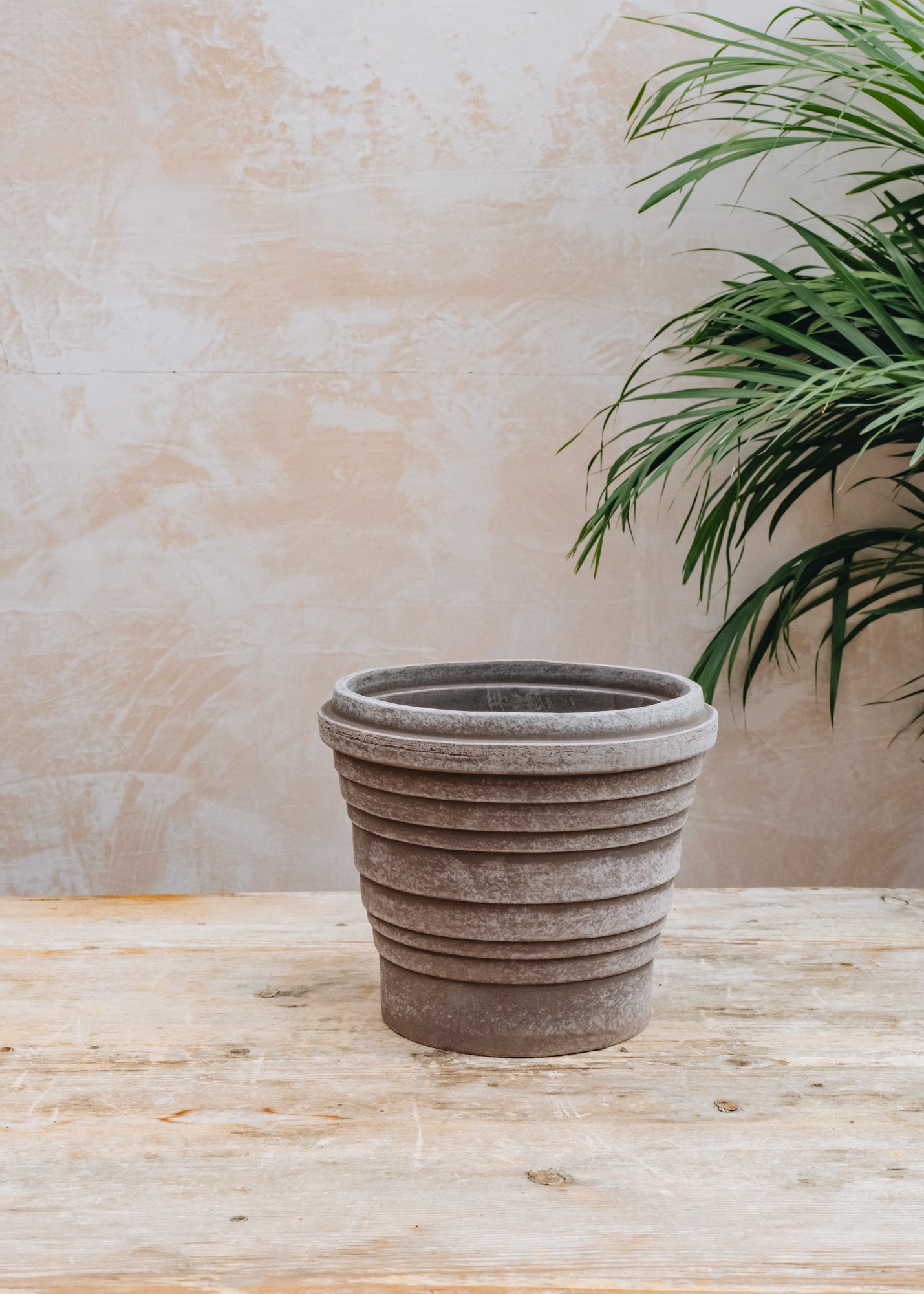 Grey Planets Pots