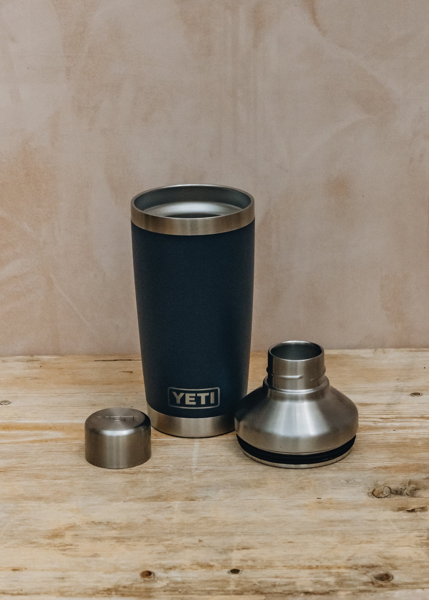 YETI Rambler Cocktail Shaker in Navy 20oz