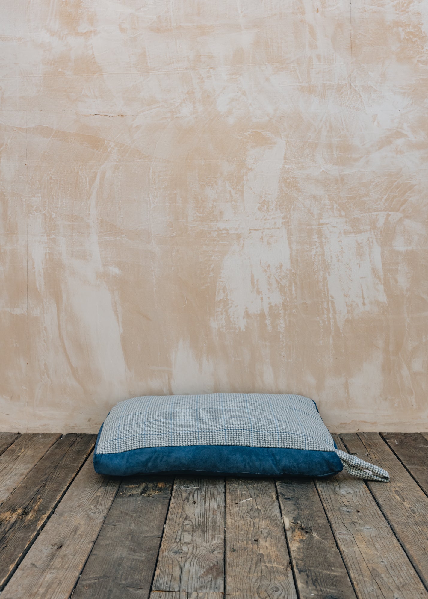 Tweed Small Dog Bed with Suede Base in Denim, 49x72cm