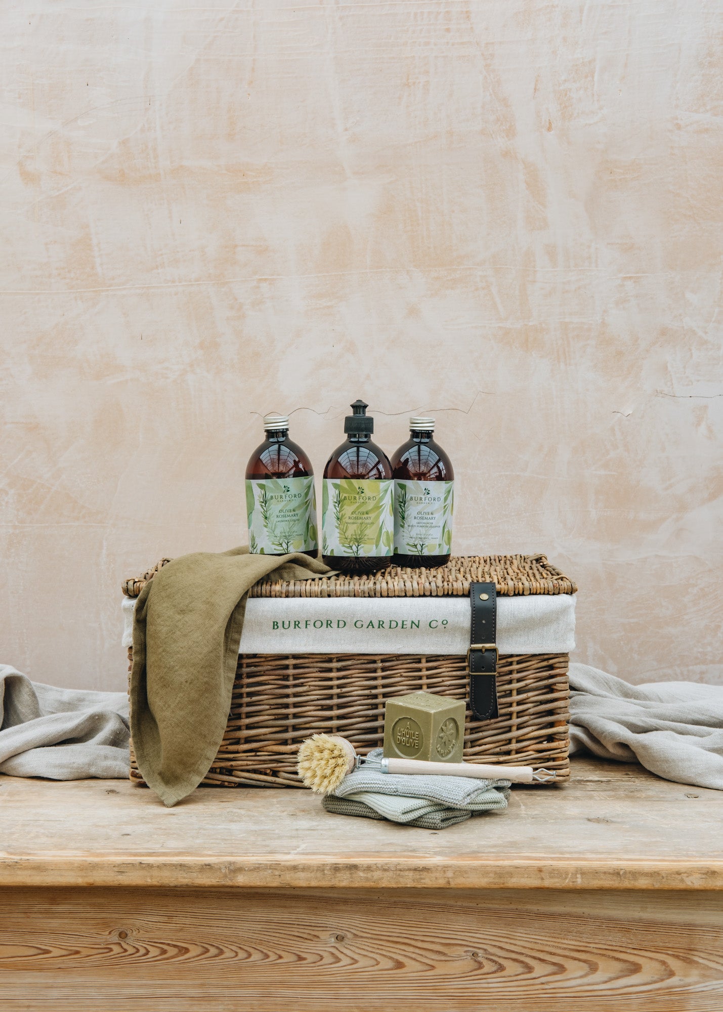 TB Stoneware The New Home Hamper