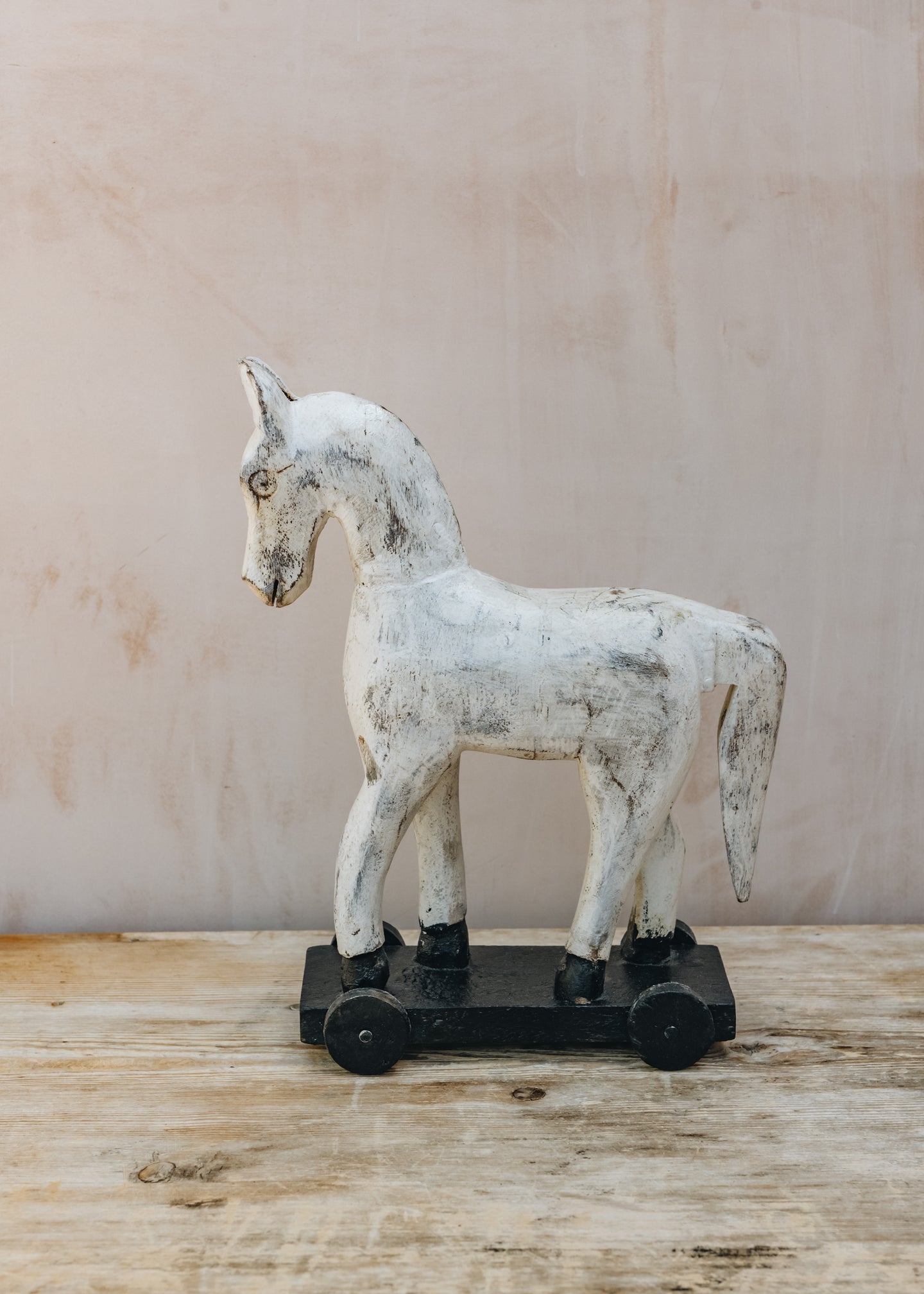 Troja Horse on Wheels in White
