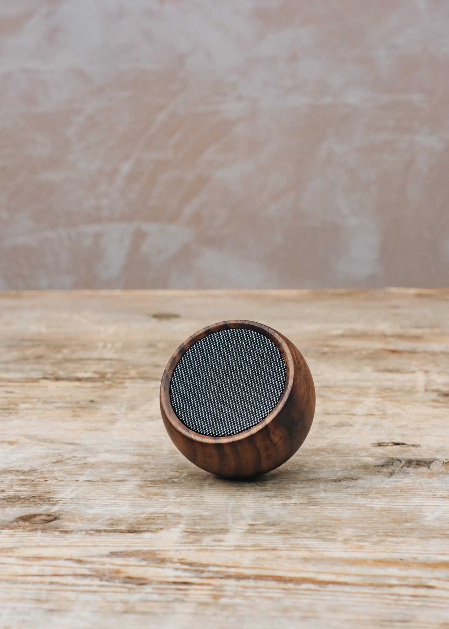 Gingko Tumbler Selfie Speaker in Walnut