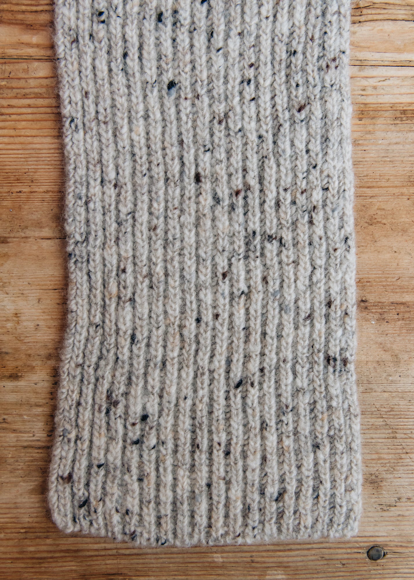 Donegal Narrow Scarf in Light Grey