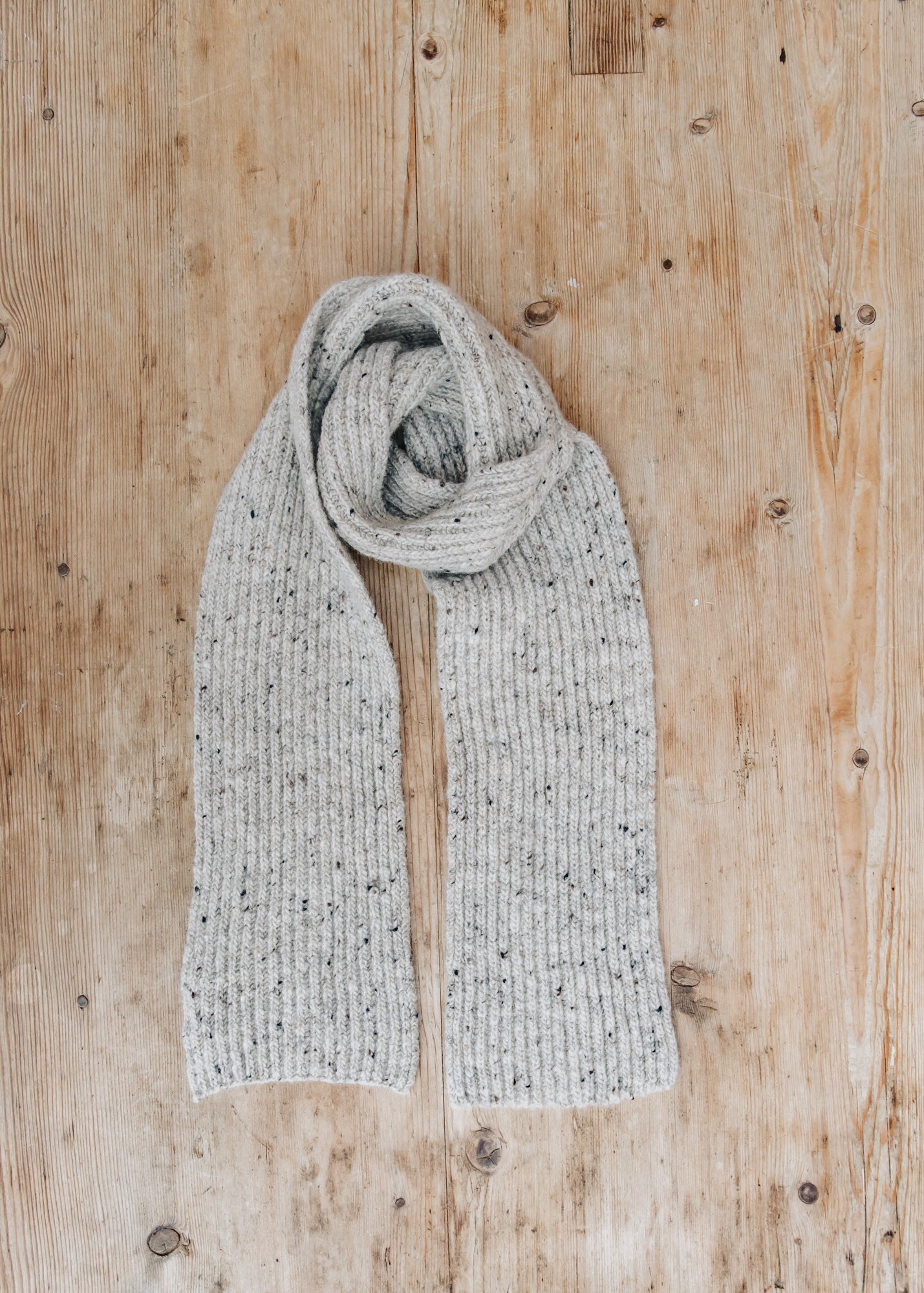 Donegal Narrow Scarf in Light Grey